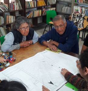 Talleres
con habitantes de la Colonia.